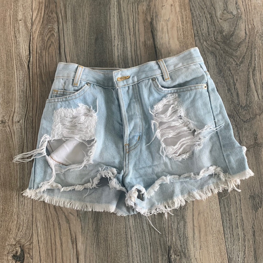 Brandy Melville distressed denim shorts - Picture 1 of 4